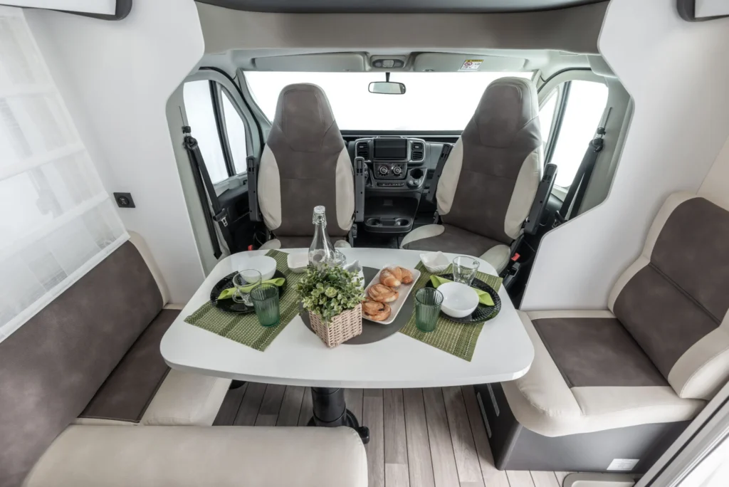 McLouis-Glamys-365-027-2048x1367