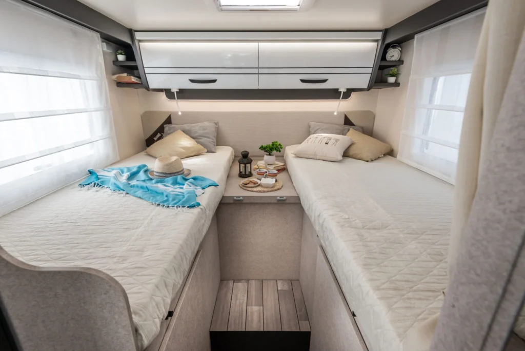 McLouis-Glamys-365-061-2048x1367