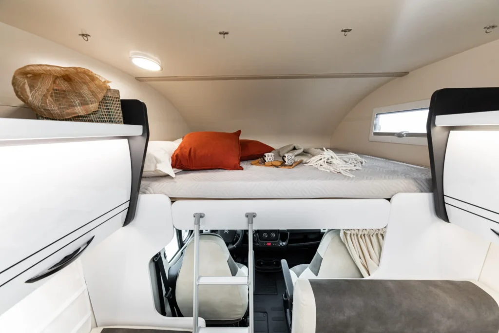 Mclouis-Glamys-322-031-1-1536x1024